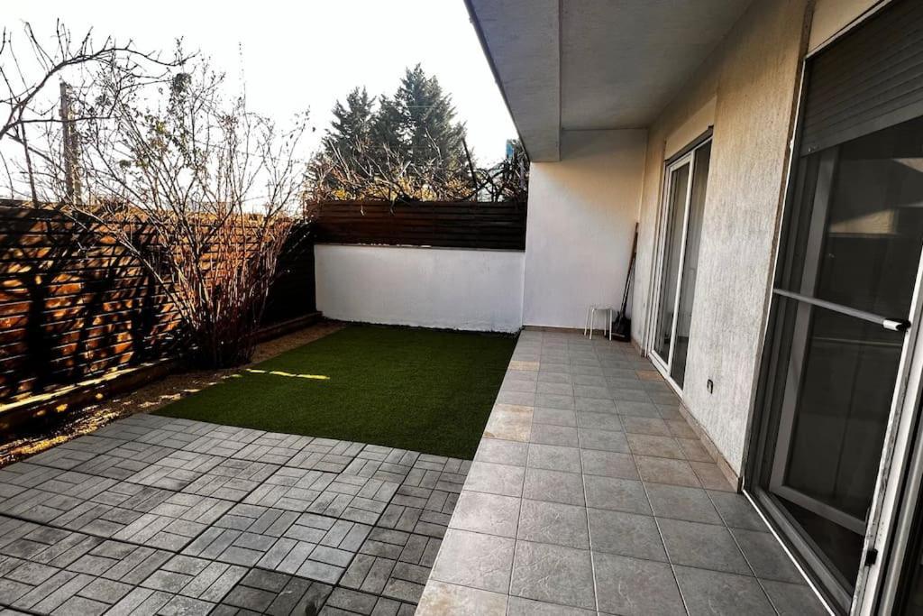 Otopeni Airport Apartment With Private Garden Exterior foto